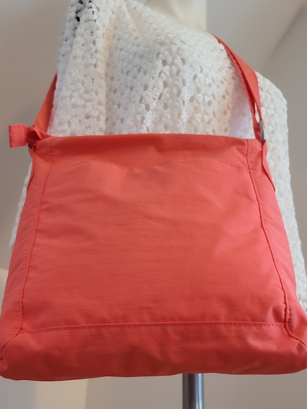 Baggallini Crossbody Bag in Melon/Sunset medium-sized, water-resistant - Picture 6 of 16